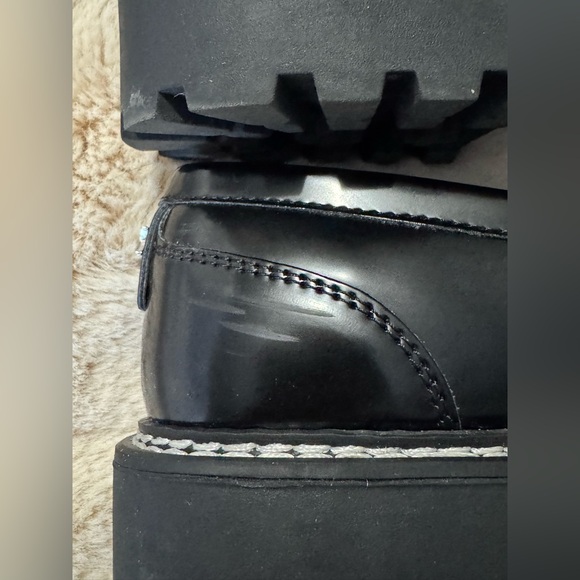 Calvin Klein Suzie Penny Loafers. Size 9 - Picture 6 of 10